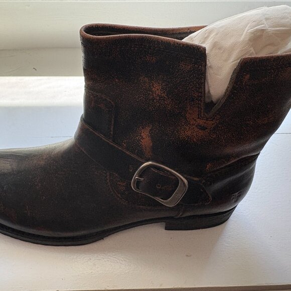 Brand New-FRYE VERONICA FLEX BOOTIE-(cat not included) - Picture 3 of 9